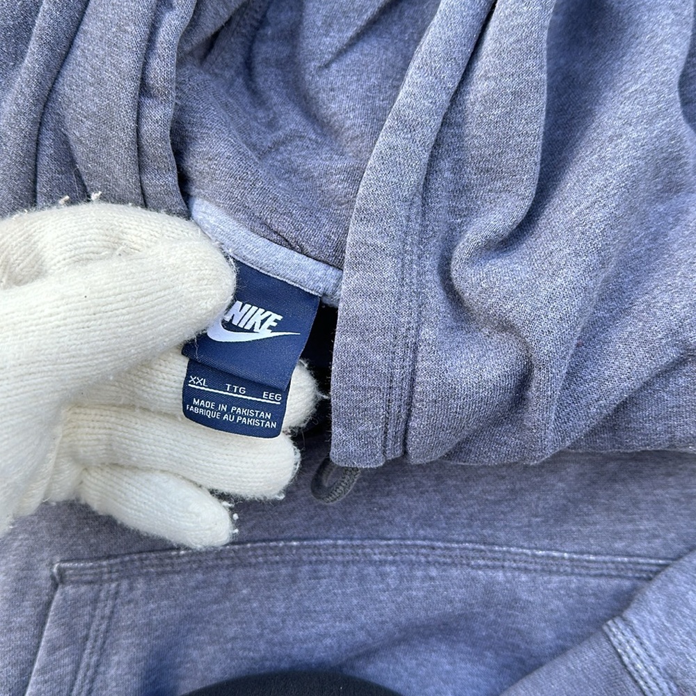 Nike grey hooded sweatshirt - Picture 3 of 4